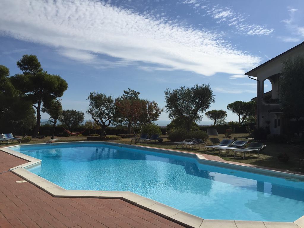 Villa Dolcevita San Costanzo Kültér fotó