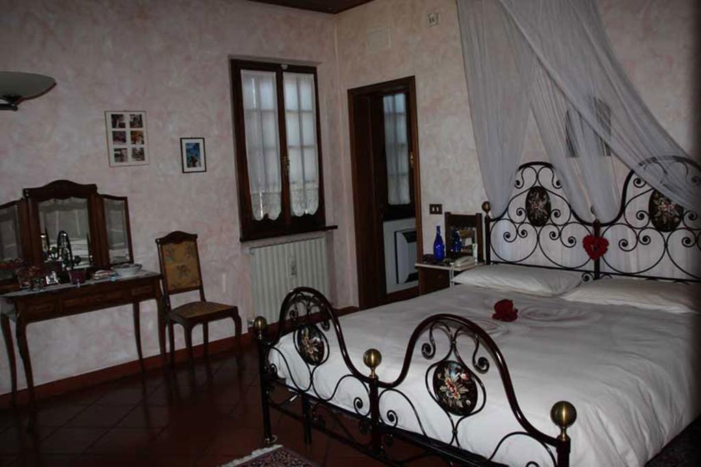Villa Dolcevita San Costanzo Szoba fotó