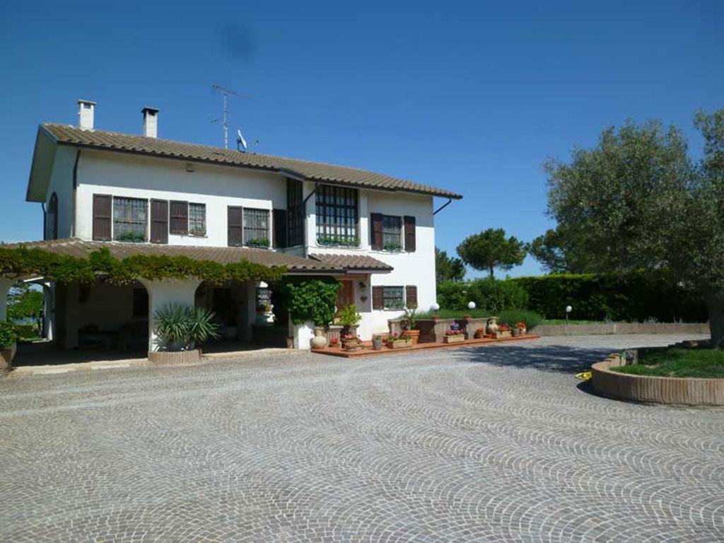 Villa Dolcevita San Costanzo Kültér fotó