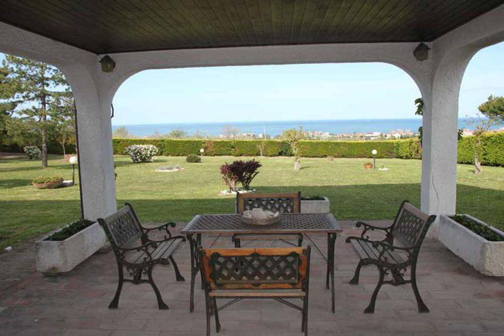 Villa Dolcevita San Costanzo Kültér fotó