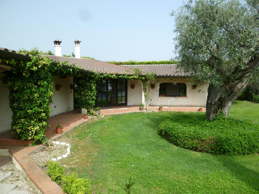 Villa Dolcevita San Costanzo Szoba fotó