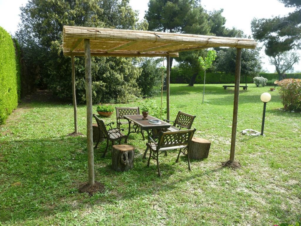 Villa Dolcevita San Costanzo Kültér fotó