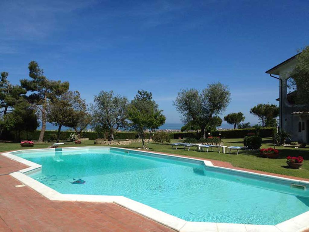 Villa Dolcevita San Costanzo Kültér fotó