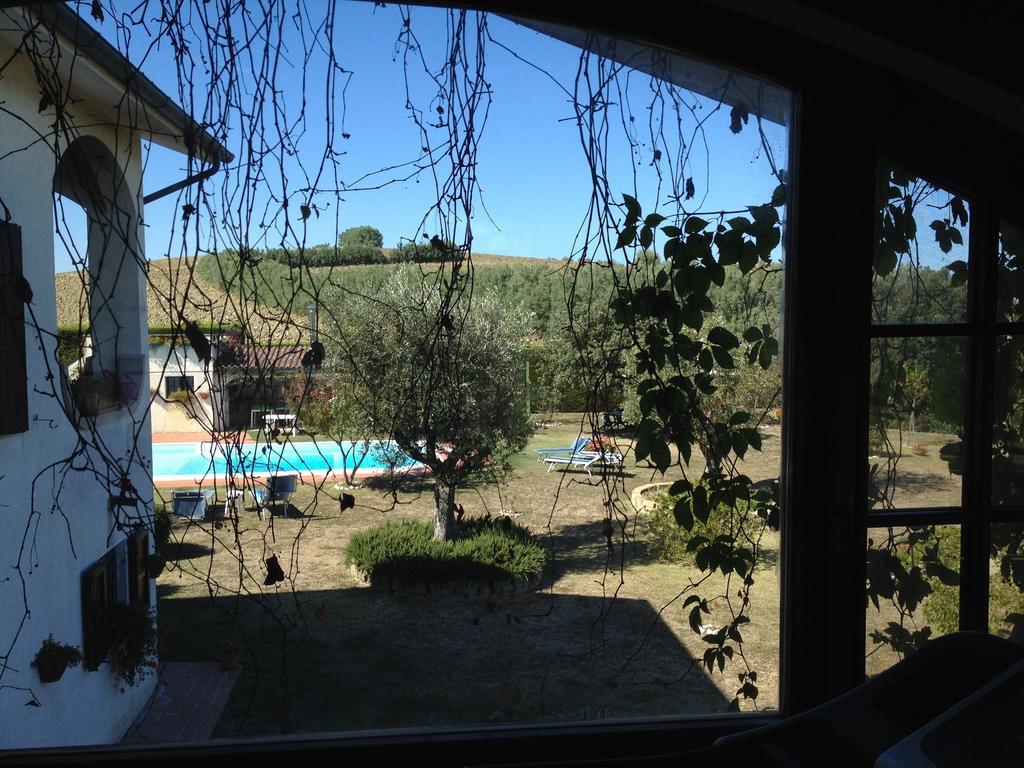 Villa Dolcevita San Costanzo Szoba fotó