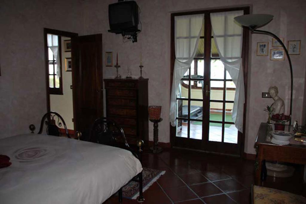 Villa Dolcevita San Costanzo Szoba fotó
